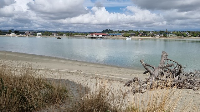 Mapua, waiting for bike ferry