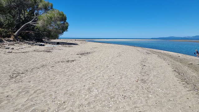 Parapara Inlet, Milnthorpe