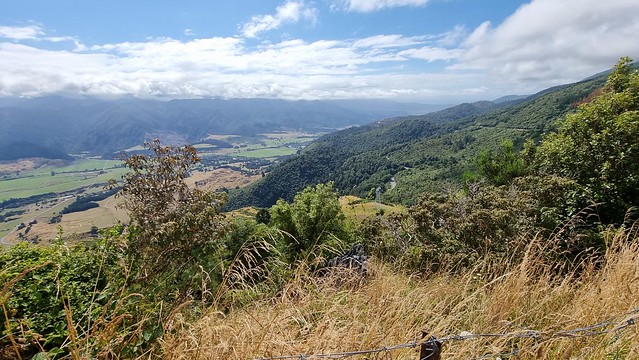 Tākaka Hill towards Tākaka