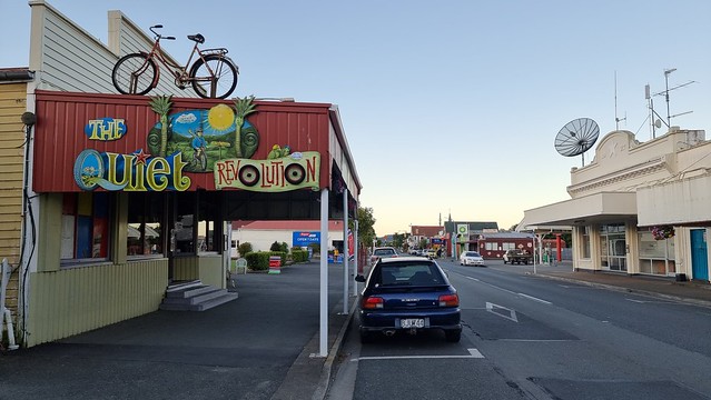 Tākaka mainstreet