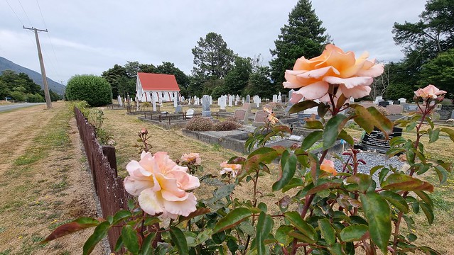 East Tākaka Cemetery