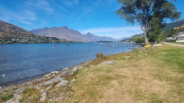 Frankton foreshore towards Kelvin heights