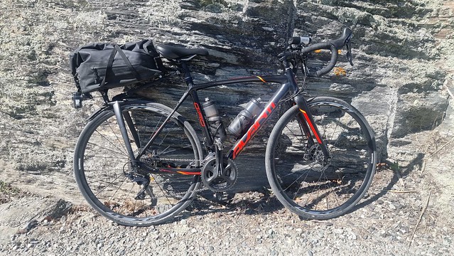 Giro in day-ride mode | Tailfin AeroPack Trunk top bag