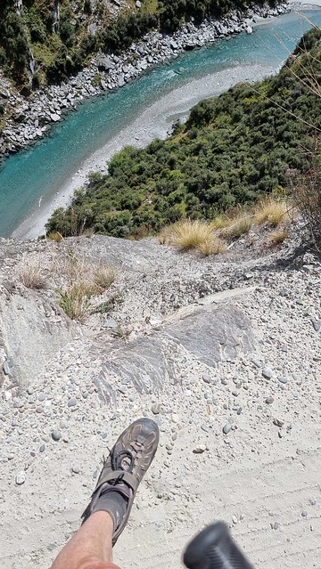 No barrier | Skippers Canyon Road