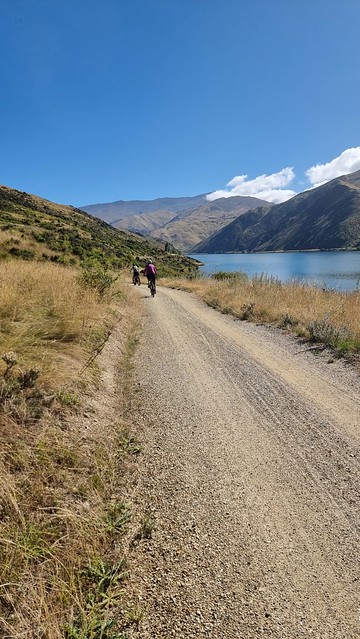 Lake Dunstan Trail