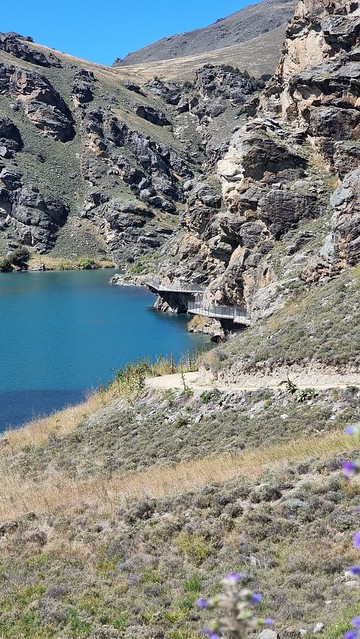 Cantilevers | Lake Dunstan Trail