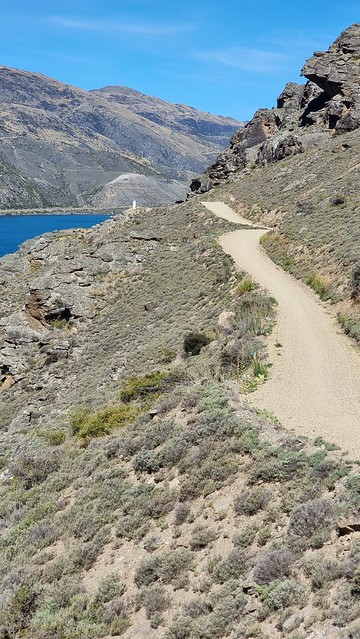 Empty | Lake Dunstan Trail
