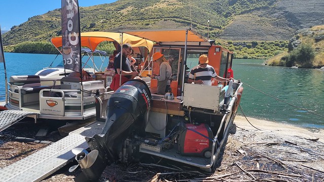 Coffee (and Burgers!) Afloat | Lake Dunstan Trail