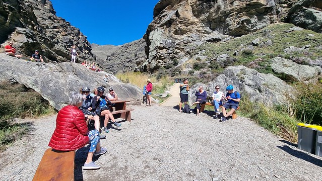 Coffee Afloat crowds | Lake Dunstan Trail
