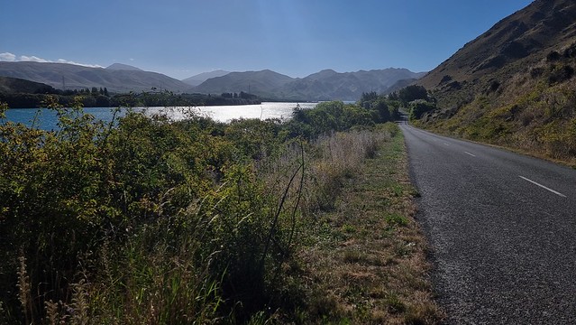 Te Akatarawa Rd, Lake Aviemore evening