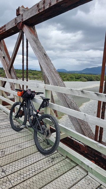 Totara River Bridge & En-Trance