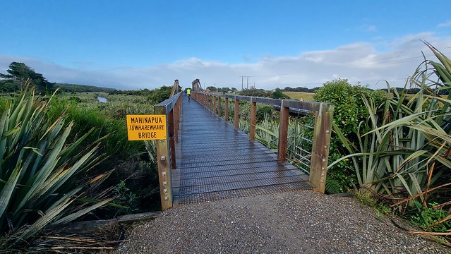 Mahināpua Creek / Tūwharewhare Bridge