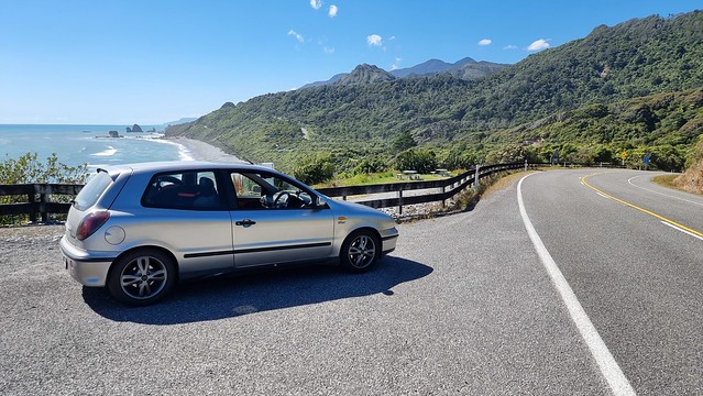 Fiat Bravo 155 HGT on coast near Punakaiki