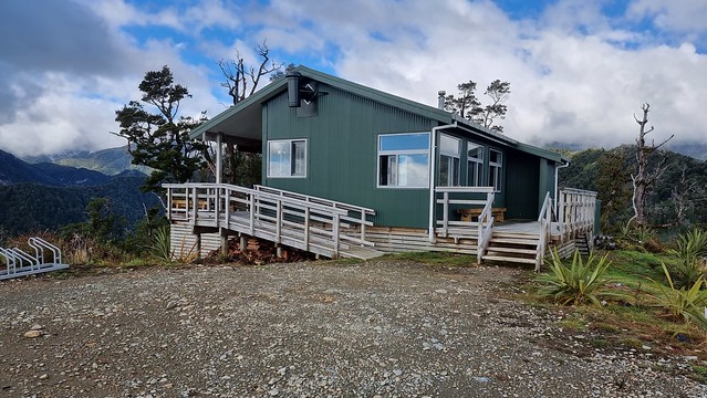 Papāroa Track Pororari Hut