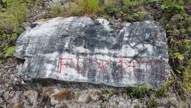 Putin protest - Denniston road