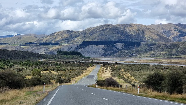 Lewis Pass towards Island Hills SH7