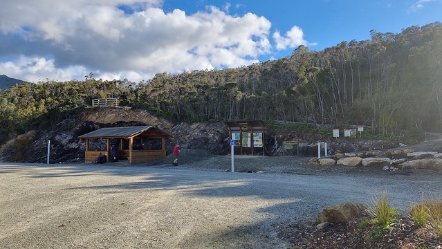 Smoke-Ho Carpark, trail start