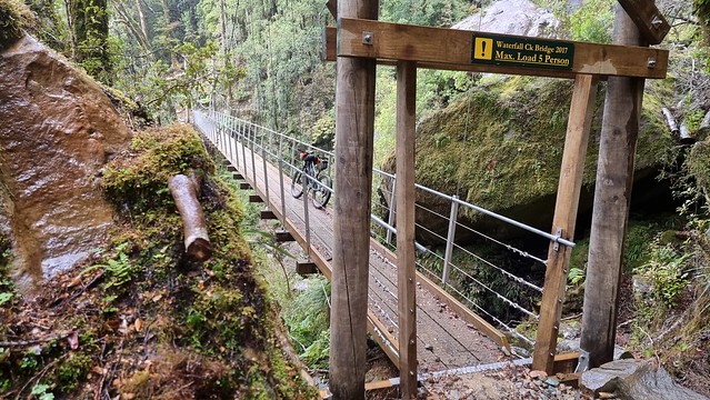 Papāroa Track Moonlight Tops to Pororari Hut