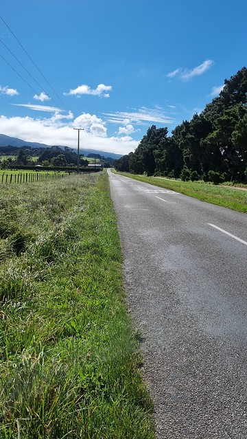 Remutaka Cycle Trail towards Featherston