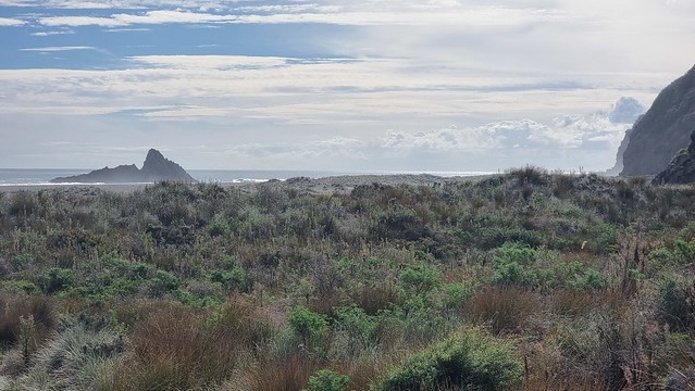 Towards Karekare, Whatipu