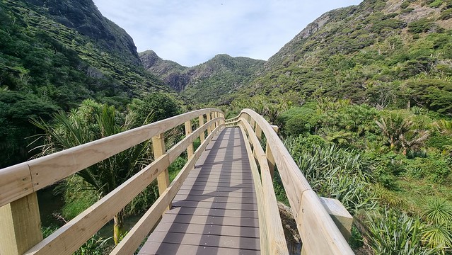 Pararaha Valley, Whatipu