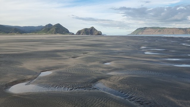 Whatipu Beach towards Manukau Harbour entrance
