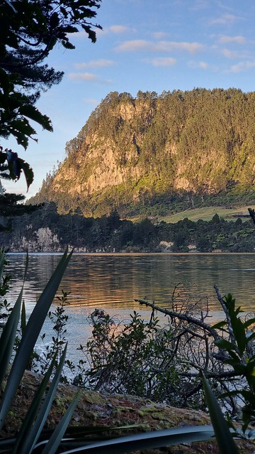 Lake Whakamaru evening