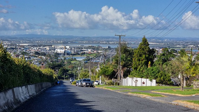 Towards Onehunga