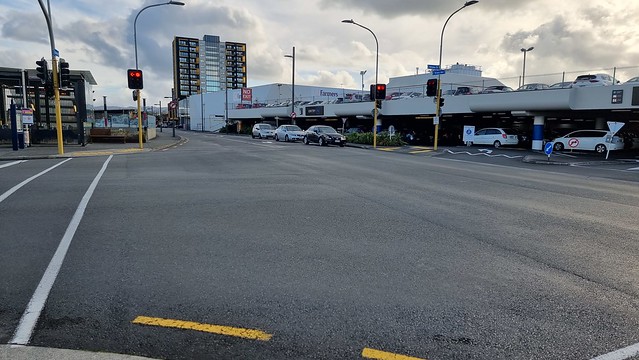 Lynnmall | Avondale - New Lynn Path