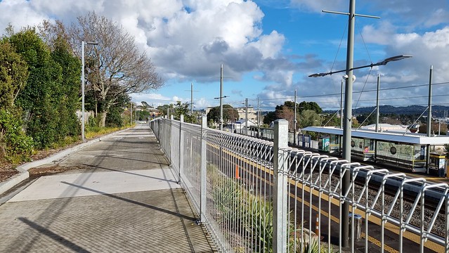 Avondale Station | Avondale - New Lynn Path