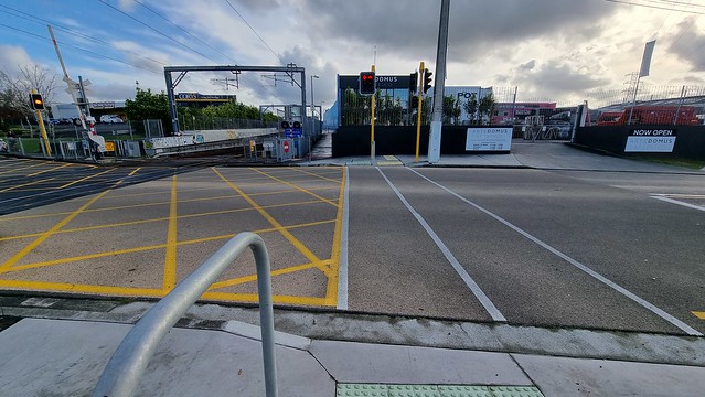 Portage Road Crossing | Avondale - New Lynn Path