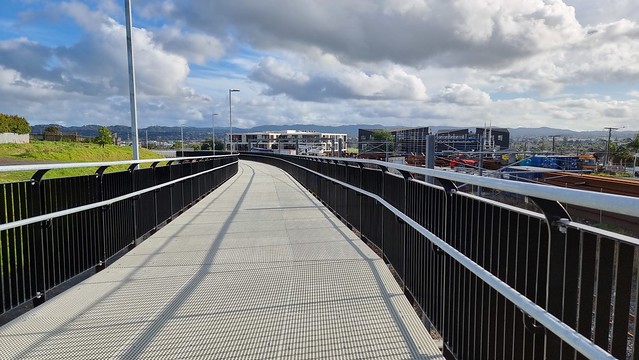 Towards Avondale from Blockhouse Bay Rd | Avondale - New Lynn Path