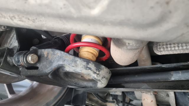 Fiat Abarth 500 Esseesse Rear Suspension and Bump Stop (yellow) 20230129_135151