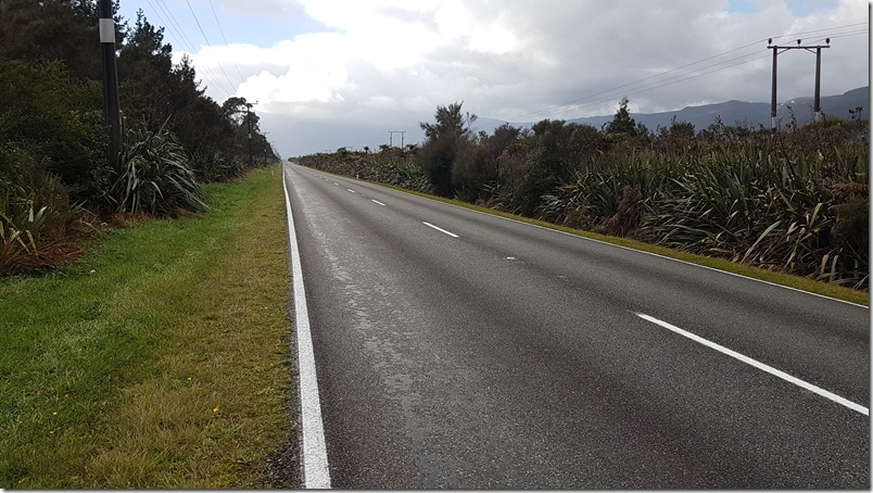 The road to Waimangaroa
