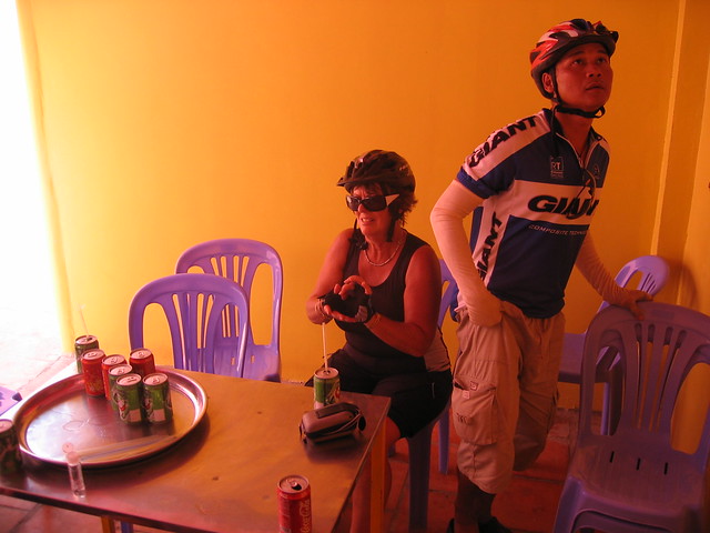 Nhan organises the cooling at a drink stop