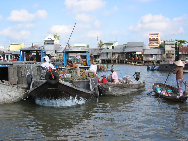 Trading in boats of all sizes
