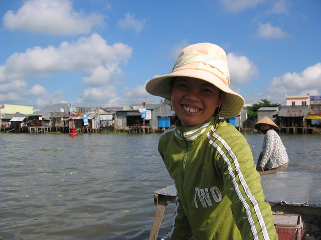 Happy to sell me an apple juice