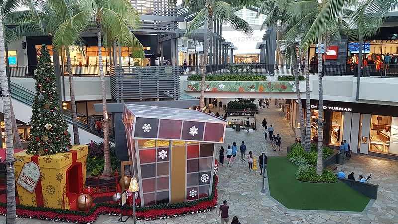 Christmas shopping Hawaian style