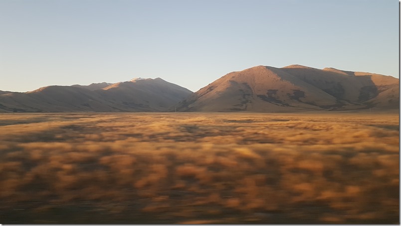 Sunset from the bus on the road to Tekapo