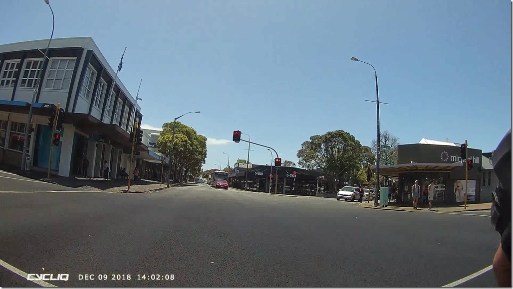 2018-12-10_Takapuna_Air_Shadow_Moment(2)