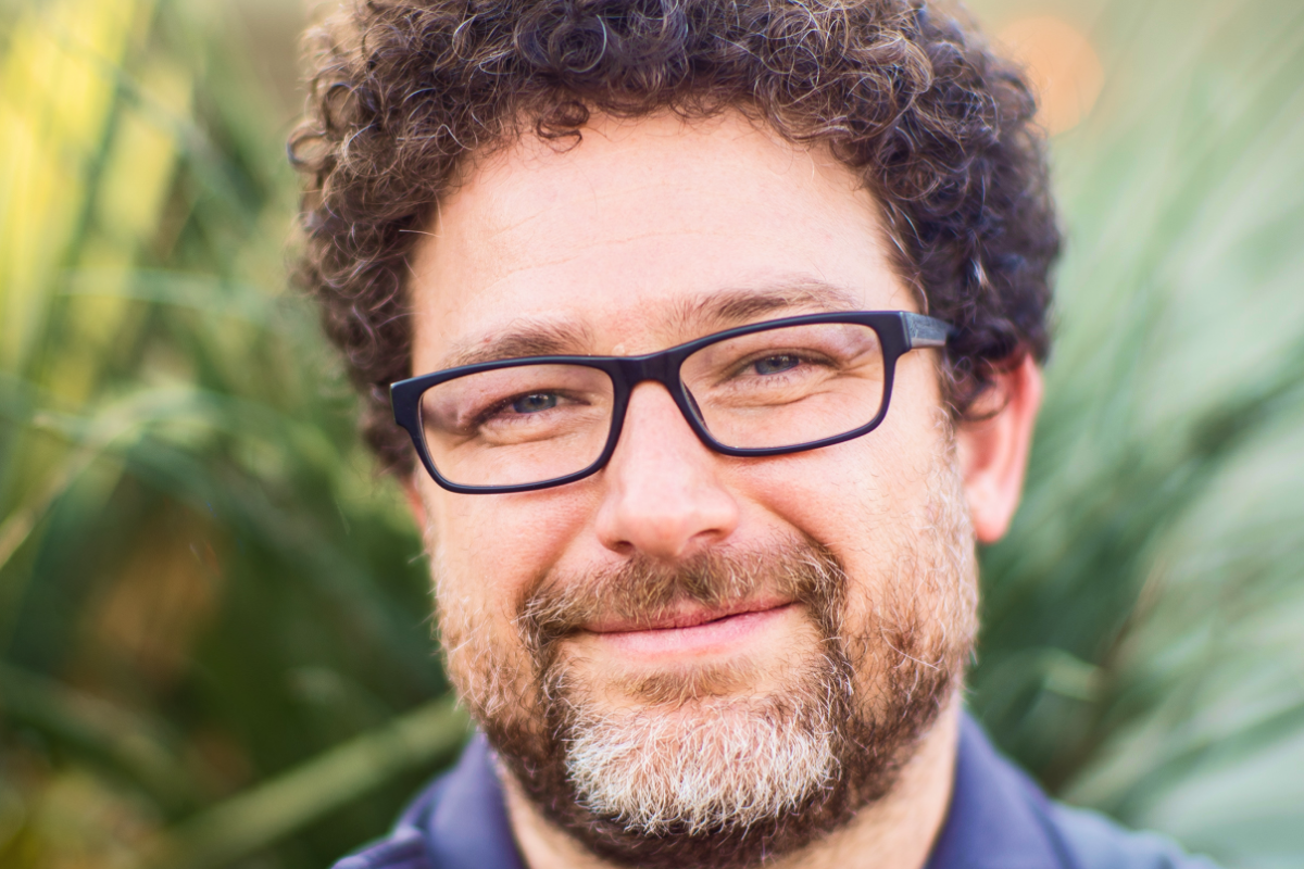 Erick Calderon on Art Blocks, Generative Art, and Digital Curation