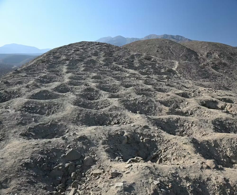 Indigenous Accounting and Exchange at Monte Sierpe (‘Band of Holes’) in the Pisco Valley, Peru