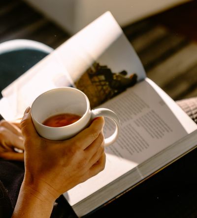 Winterblues-Symptome? Wie dir Reisebücher helfen, sie zu lindern