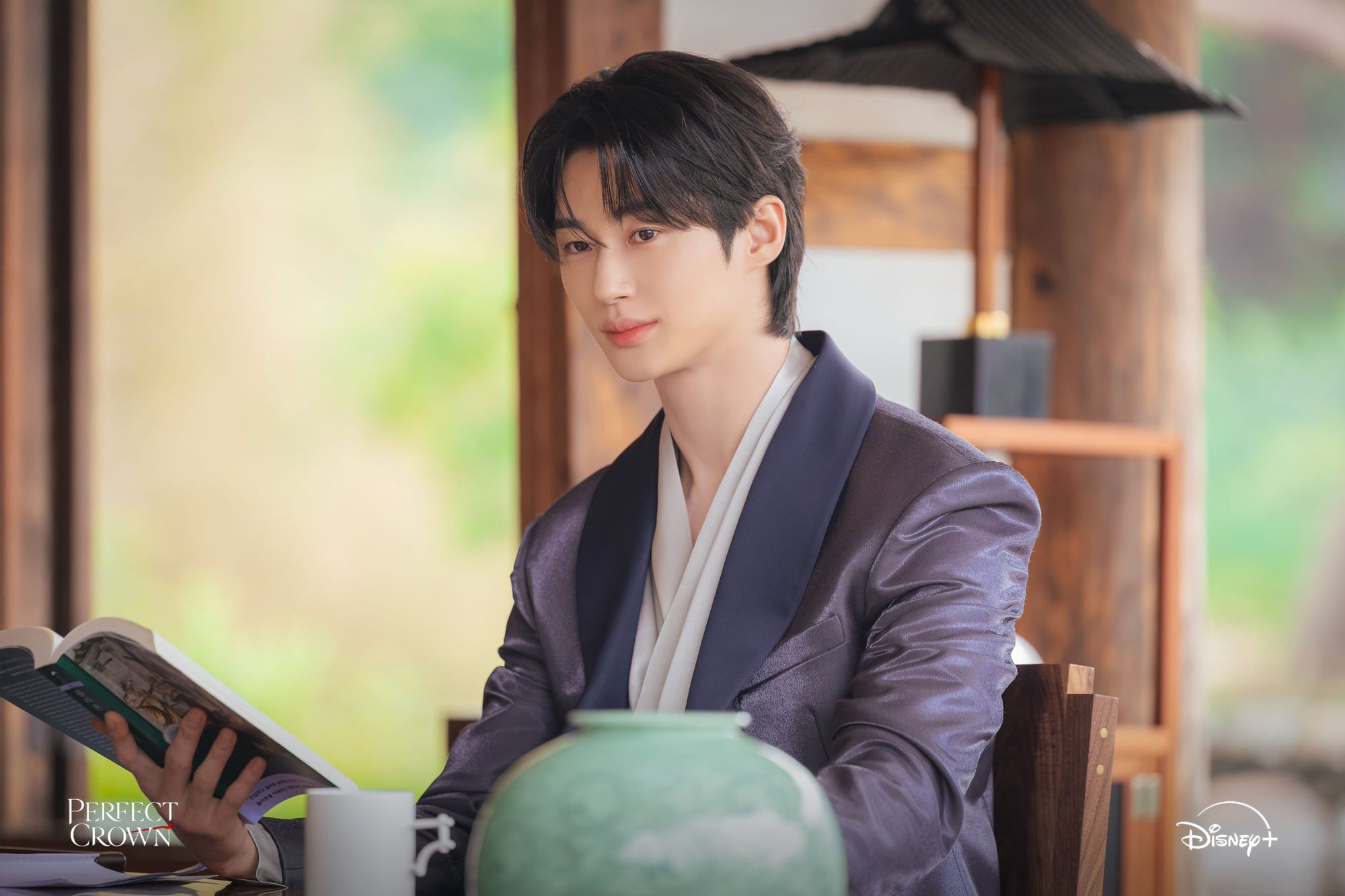 Kdrama Perfect Crown Review IU, Byeon Woo-seok - kdramaomo