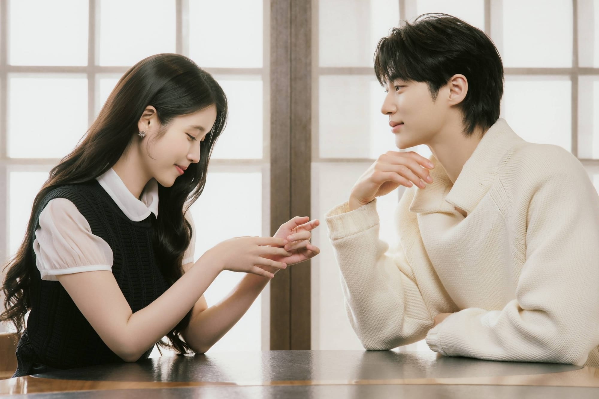 Kdrama Perfect Crown Review IU, Byeon Woo-seok - kdramaomo