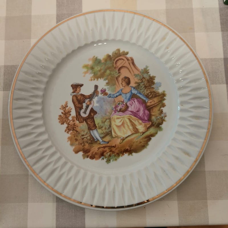 Vista Lagre Fragonard porcelain plate with a classical pastoral scene