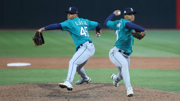 Mariners' Cijntje superb in pro debut