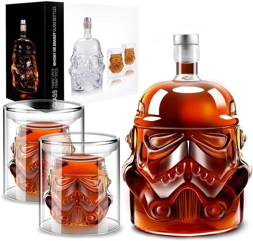Stormtrooper-shaped whiskey decanter set with two matching glasses — a unique and stylish gift for Star Wars fans and whiskey lovers