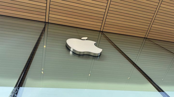 The Apple logo on the front glass of the Nashville Apple Store