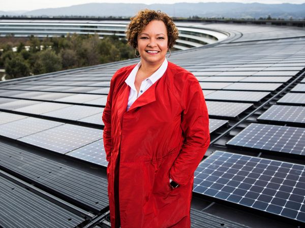 Lisa Jackson on the roof of Apple Park